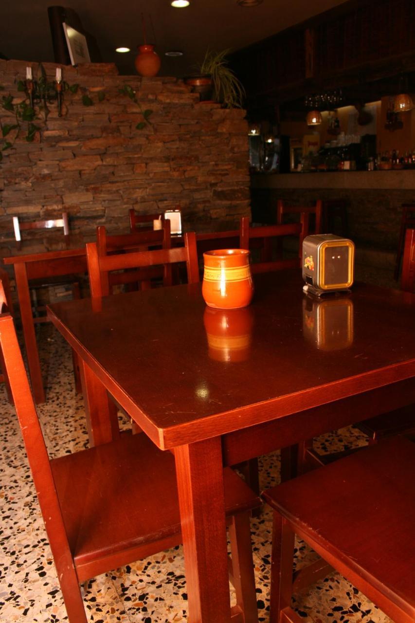Hotel A Taberna De Vento Lalín Esterno foto