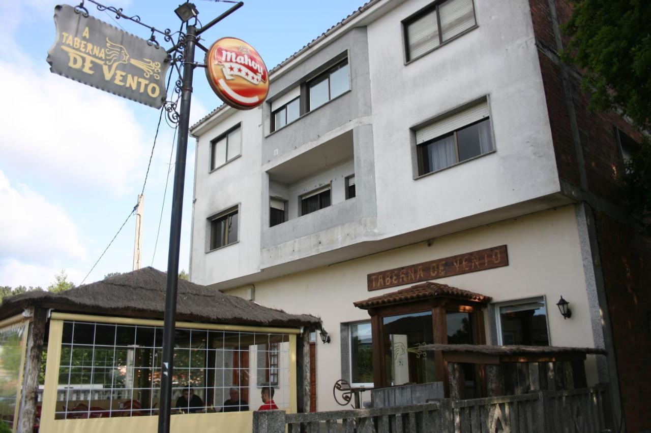 Hotel A Taberna De Vento Lalín Esterno foto